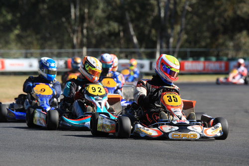 Jason Pringle experienced a hard fought win in the DD2 final, here under pressure from Adam Lindstrom (92) and Troy Woolston