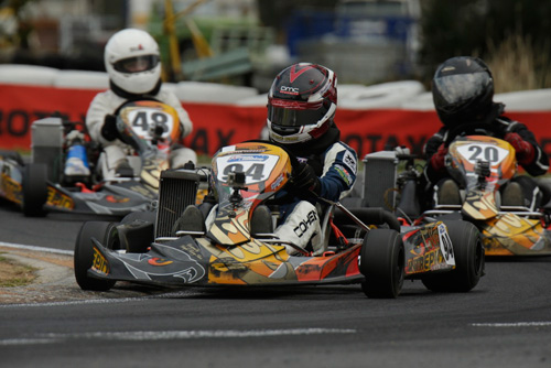 Reece Cohen took the win in heat one in addition to pole position in the Junior Max Trophy Class