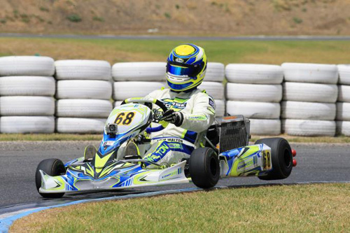 Kris Walton made the perfect debut in DD2 Masters, taking the round win 