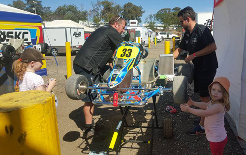 Brody Appleby's dad Dion and Zane Wyatt clean Brody’s kart after DNFing the final