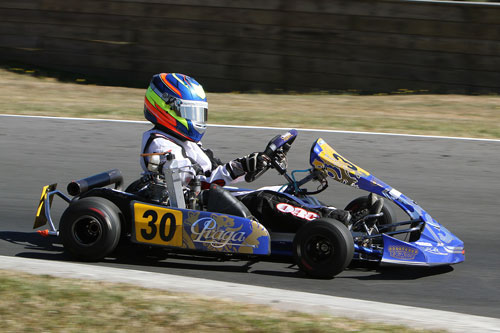 In Arai Helmets Junior Max, Dylan Drysdale (#30) came through to win the Final